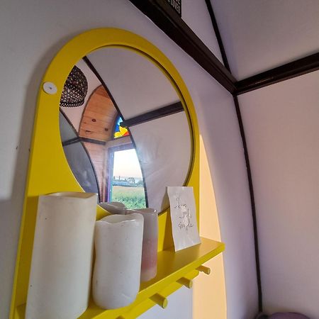 Central Tiny Houses Bucarest Extérieur photo