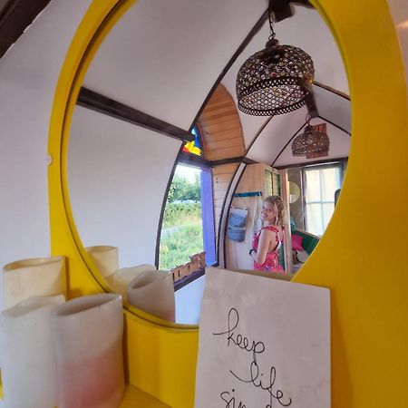 Central Tiny Houses Bucarest Extérieur photo