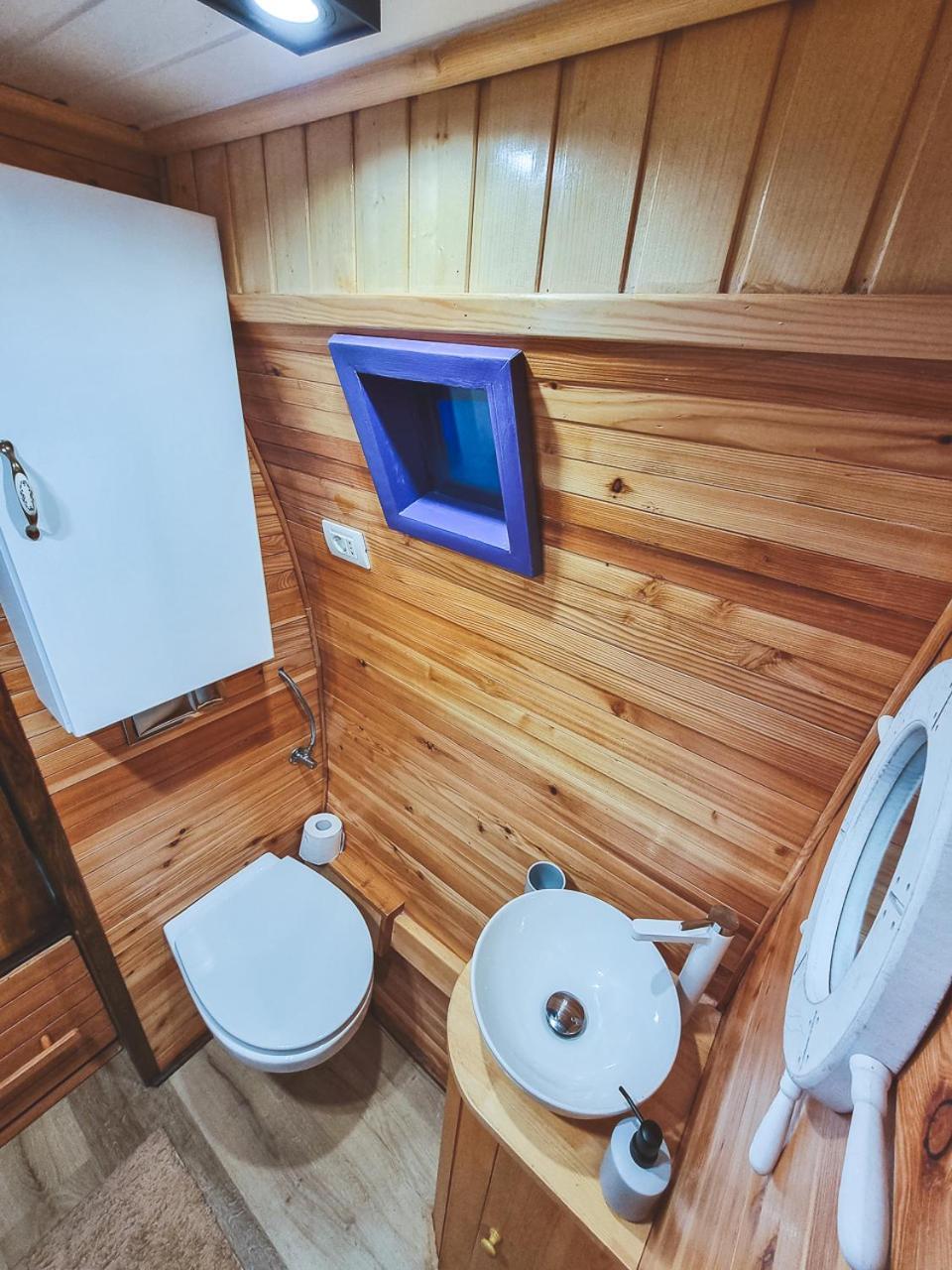 Central Tiny Houses Bucarest Extérieur photo