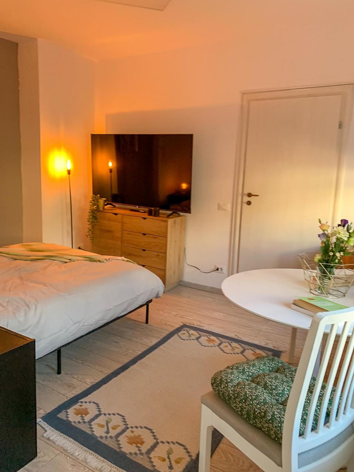Central Tiny Houses Bucarest Extérieur photo